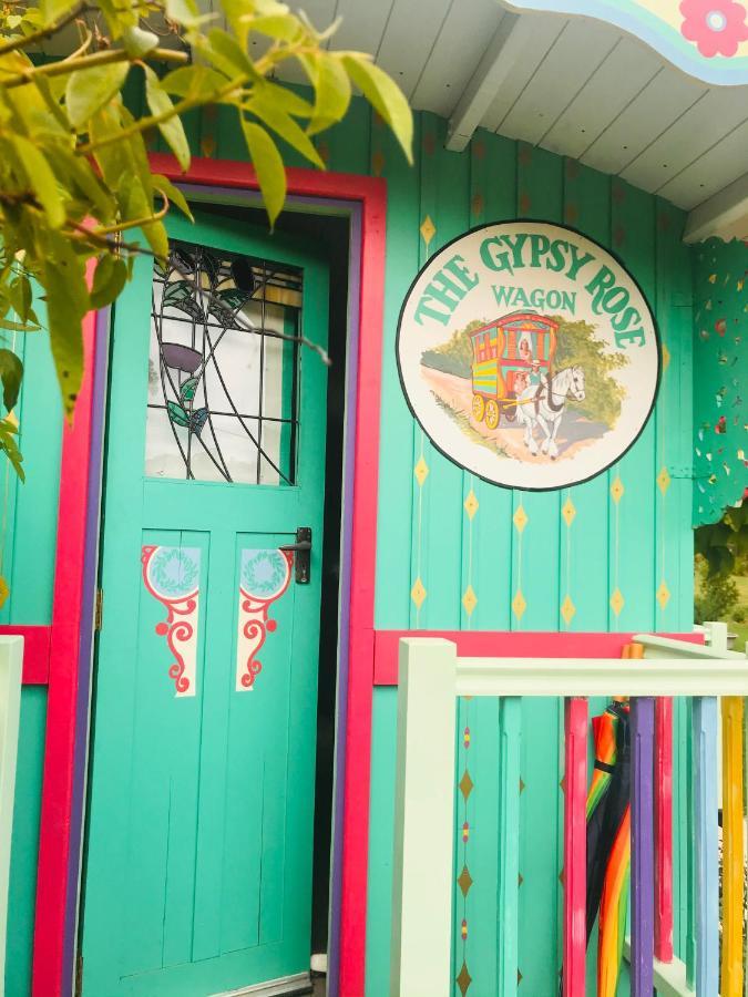 The Gypsy Rose Wagon Apartment เบลิงงัพ ภายนอก รูปภาพ