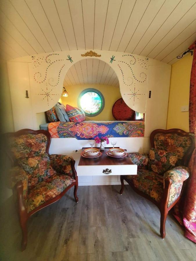The Gypsy Rose Wagon Apartment เบลิงงัพ ภายนอก รูปภาพ