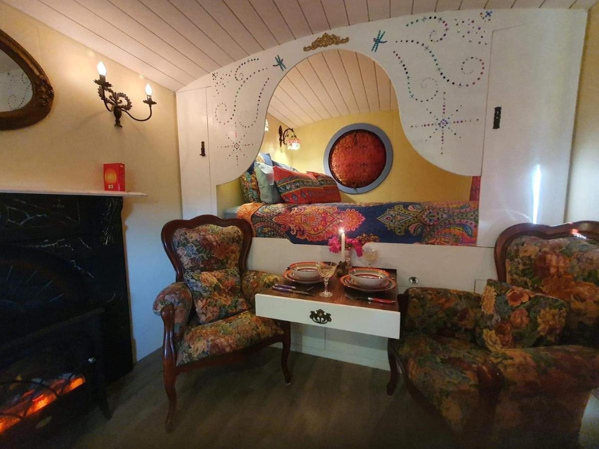 The Gypsy Rose Wagon Apartment เบลิงงัพ ภายนอก รูปภาพ