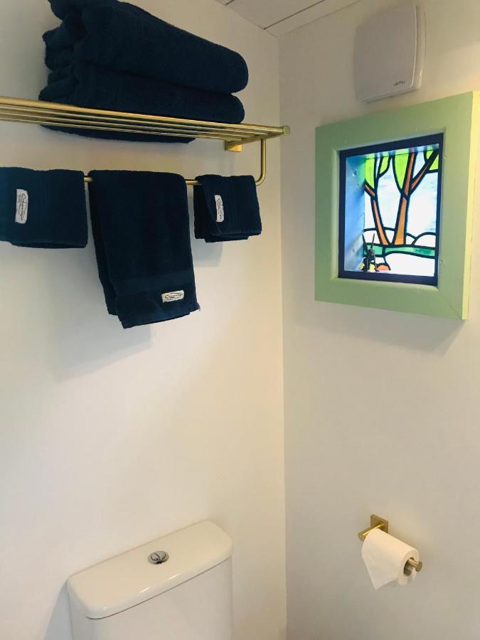 The Gypsy Rose Wagon Apartment เบลิงงัพ ภายนอก รูปภาพ