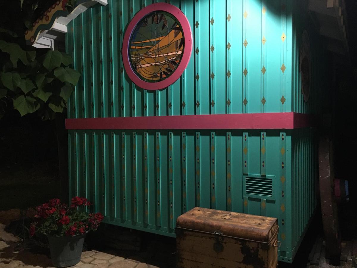 The Gypsy Rose Wagon Apartment เบลิงงัพ ภายนอก รูปภาพ
